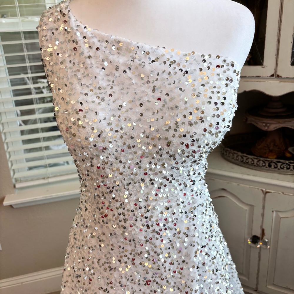 NEW White Dress, White Sequins Dress, One Shoulder, Prom Dress, NWOT, Size XL/16 - Picture 4 of 12